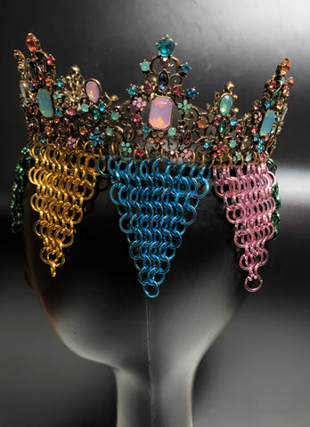 Chainmail crown