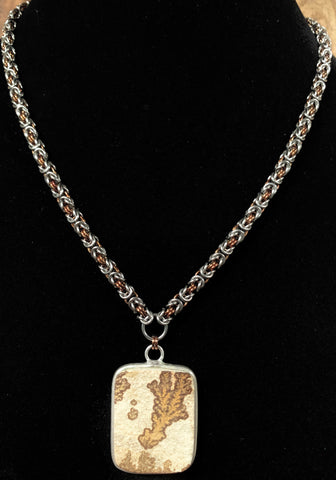 Dendritic sandstone pendant chainmail necklace